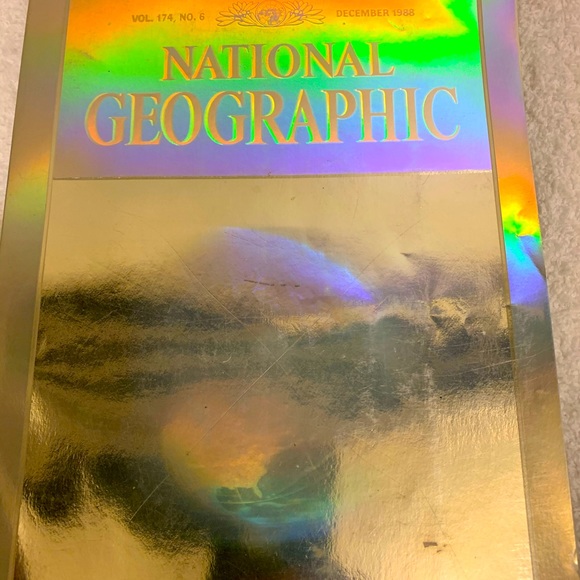National Geographic 1988 Hologram Edition - Picture 2 of 3